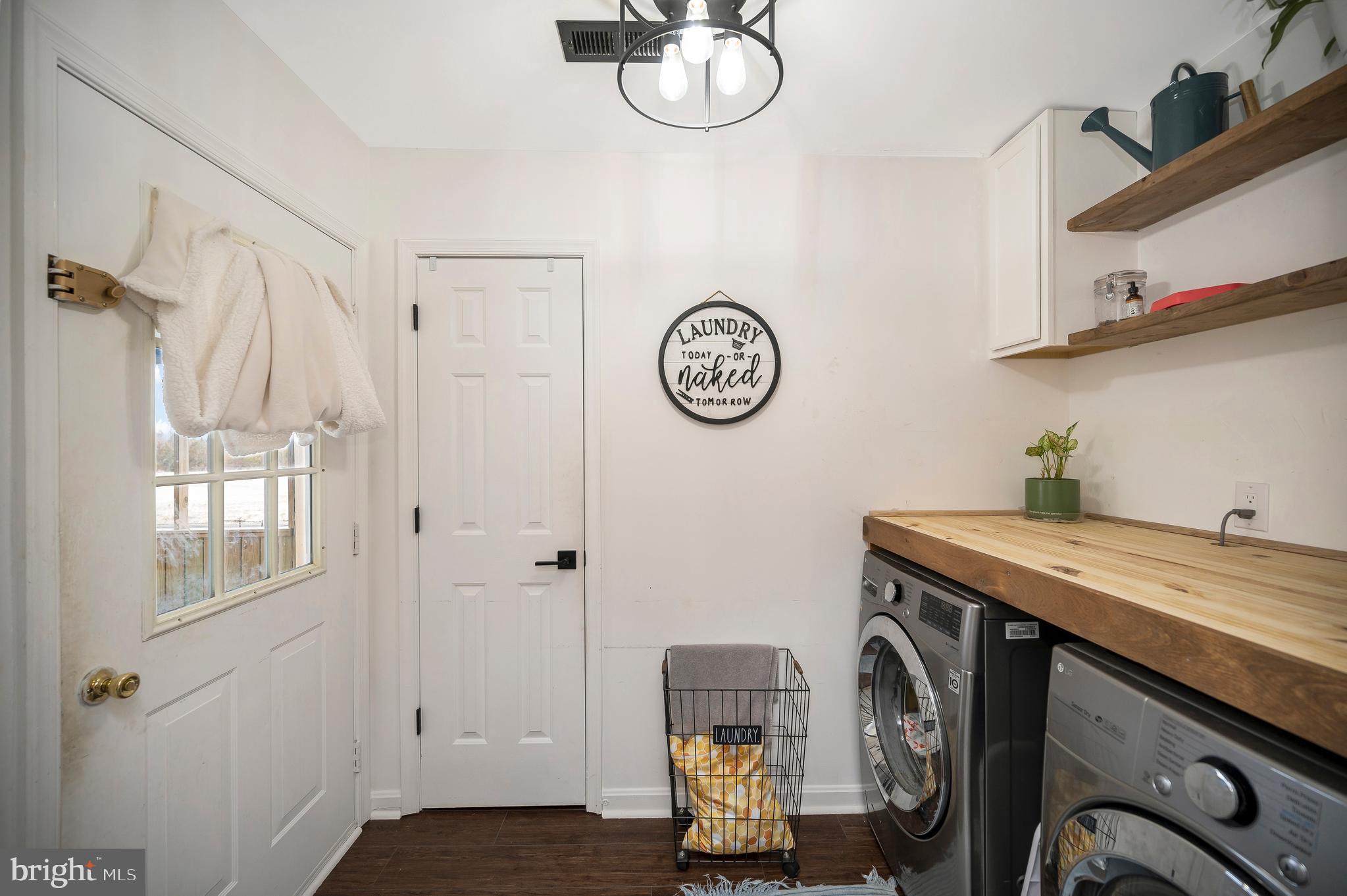 7003 Justin Ct E