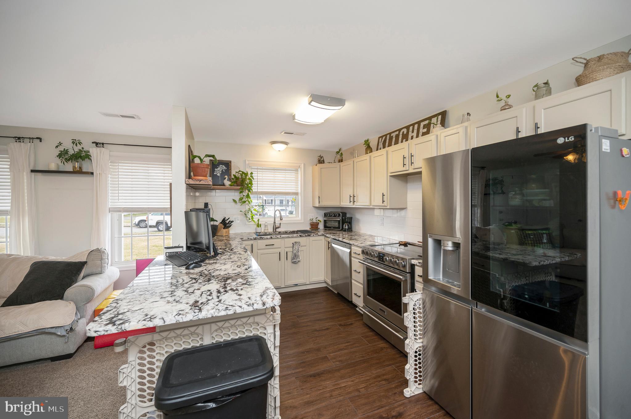 7003 Justin Ct E
