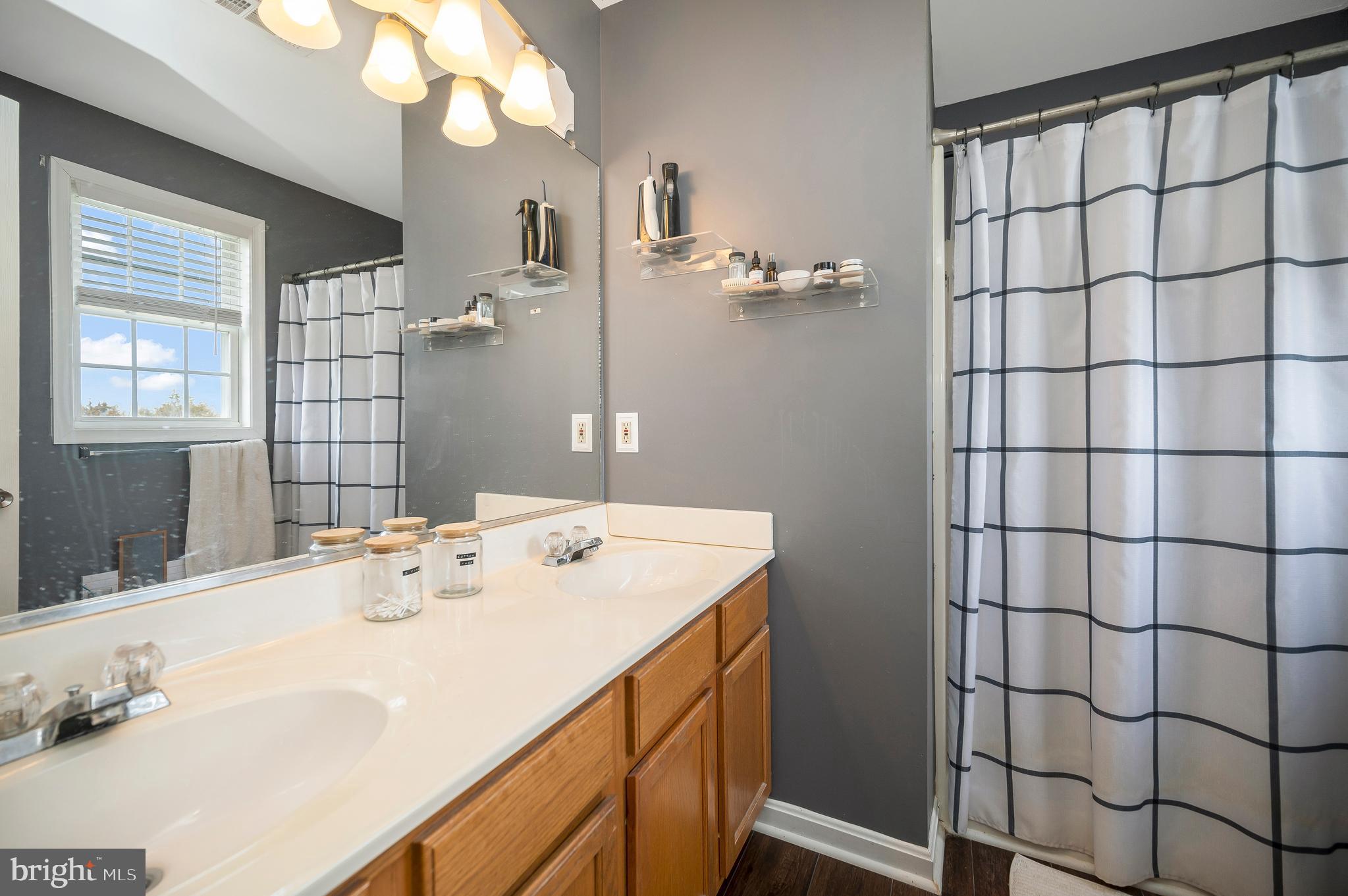 7003 Justin Ct E