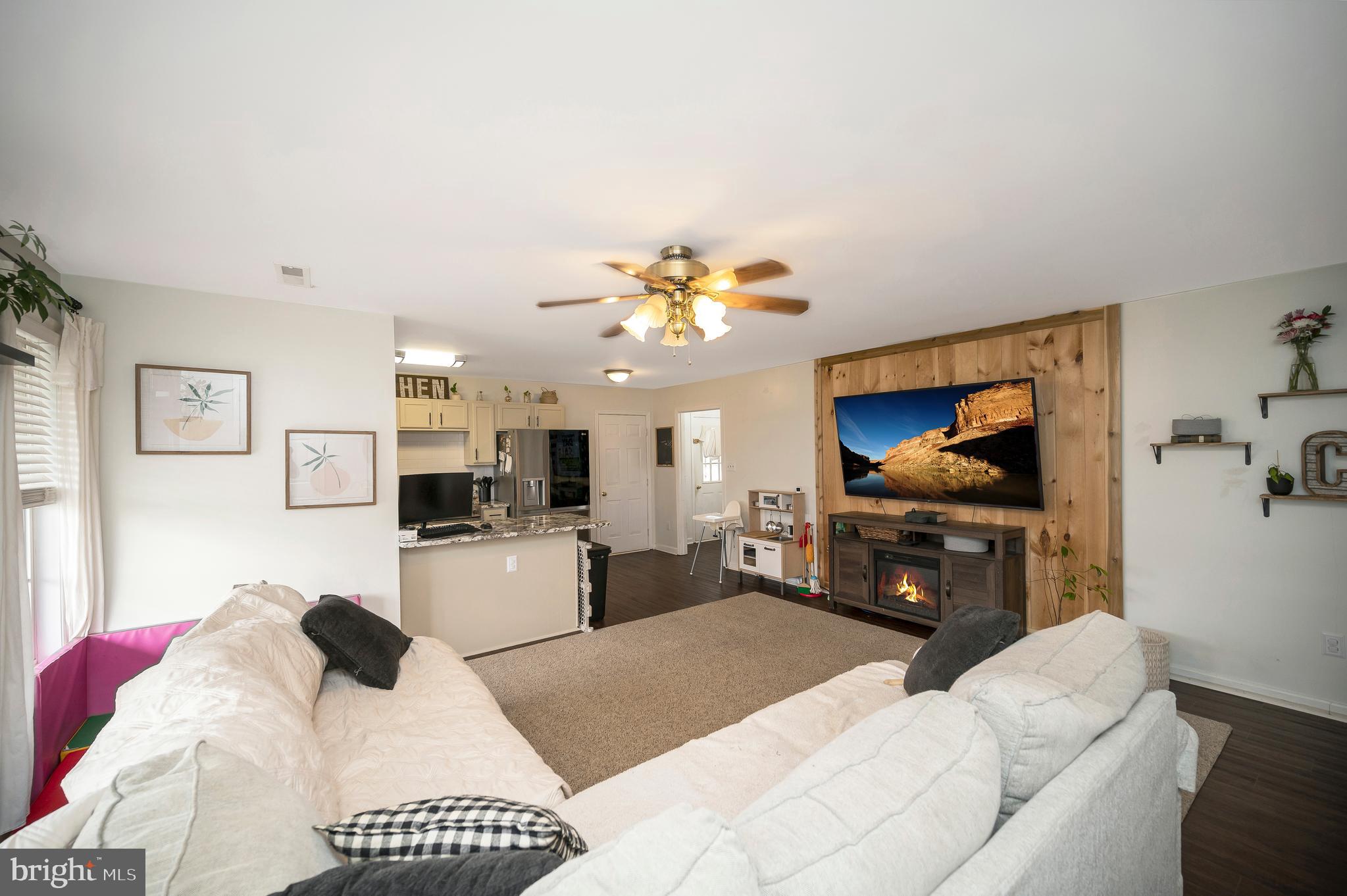 7003 Justin Ct E