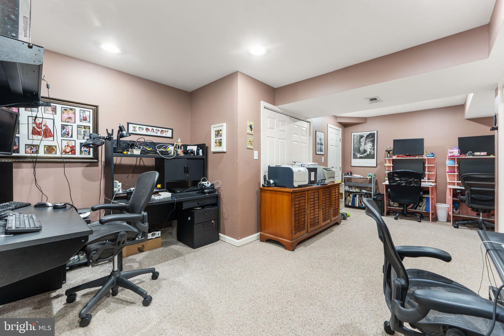 375 HORSESHOE LANE