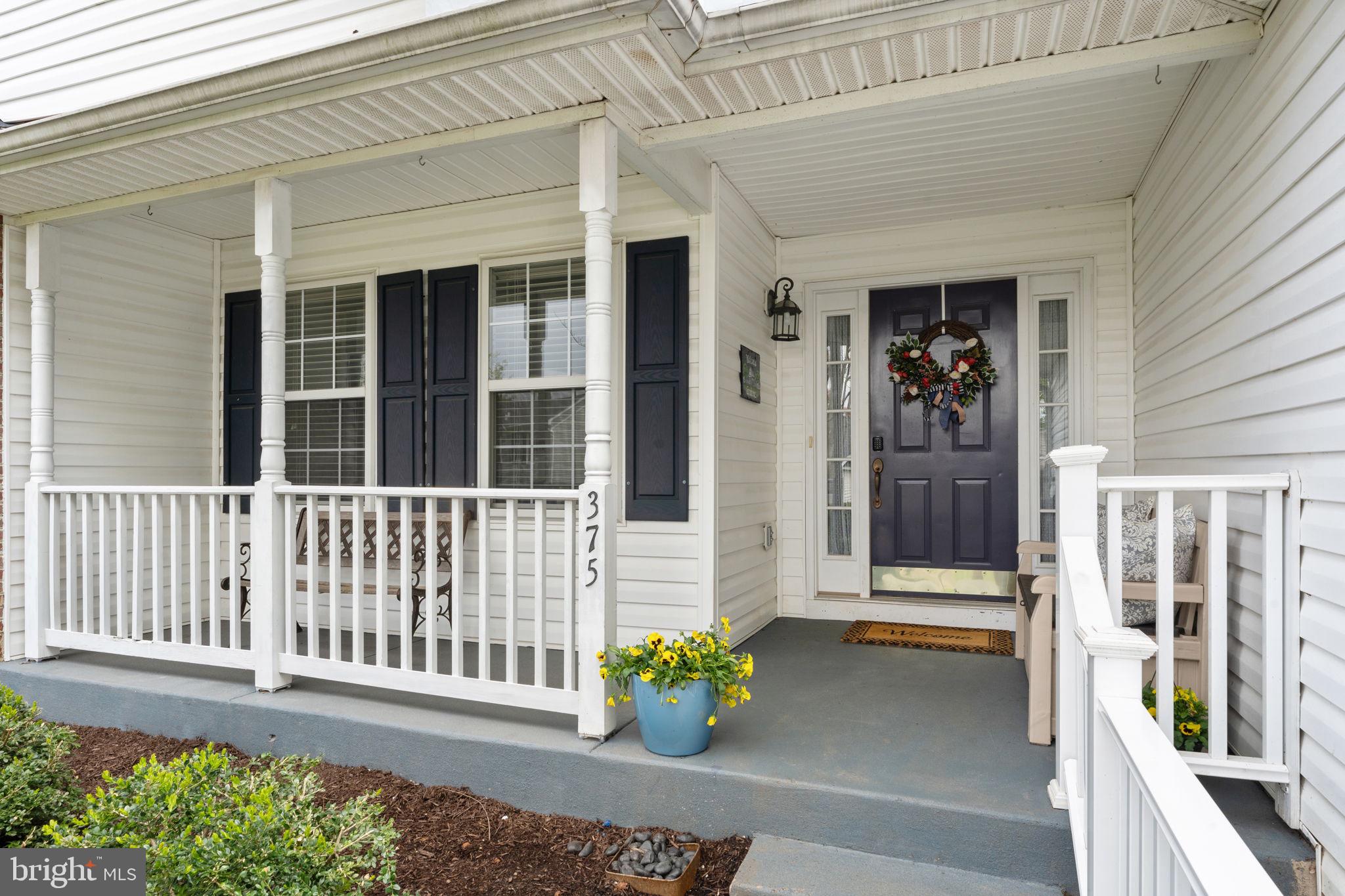 375 HORSESHOE LANE