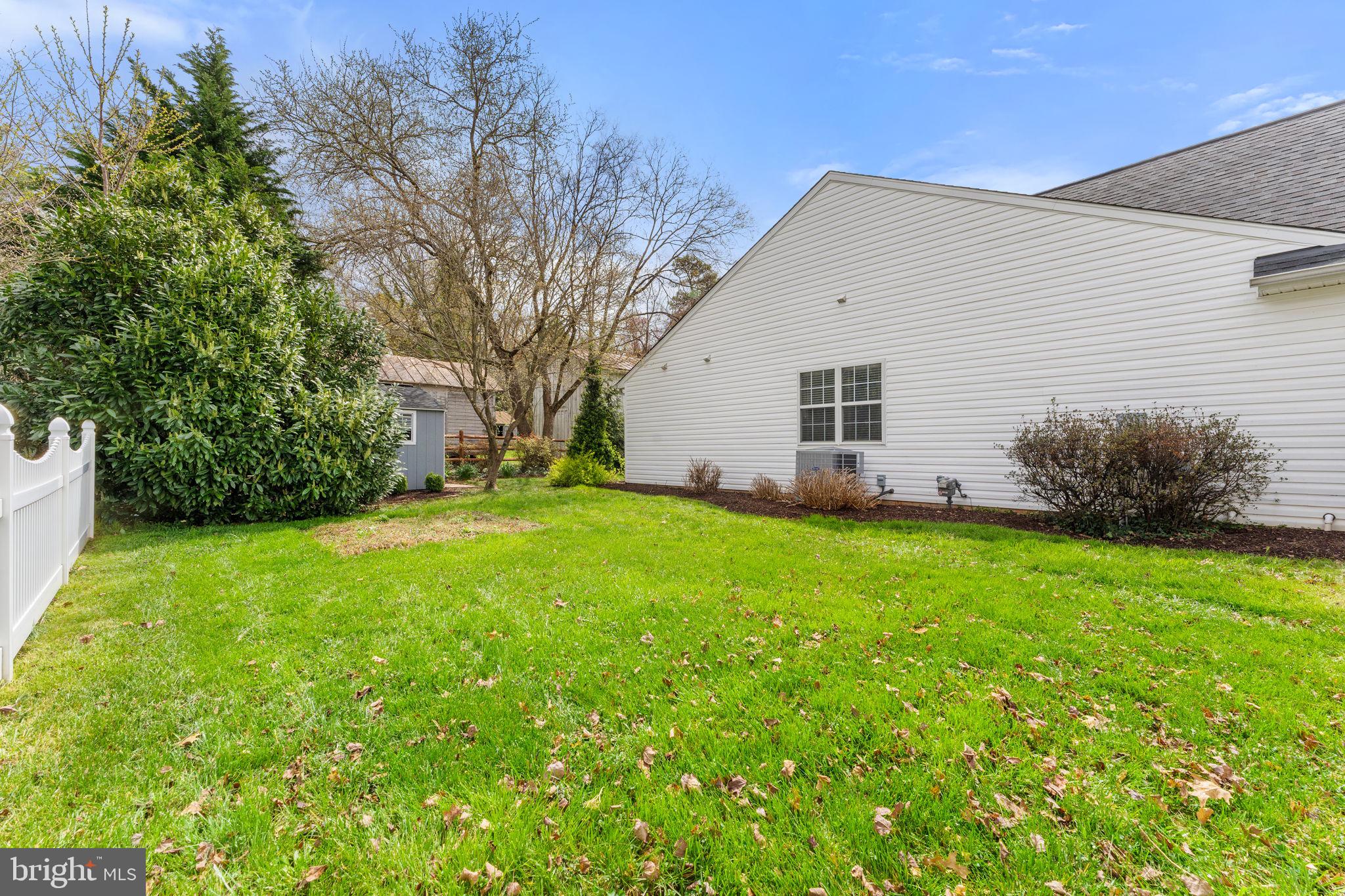 375 HORSESHOE LANE