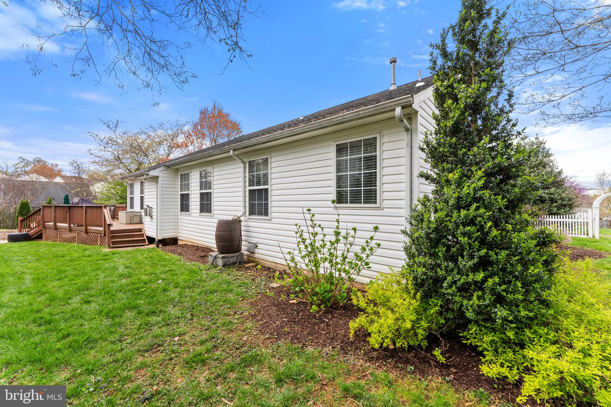 375 HORSESHOE LANE