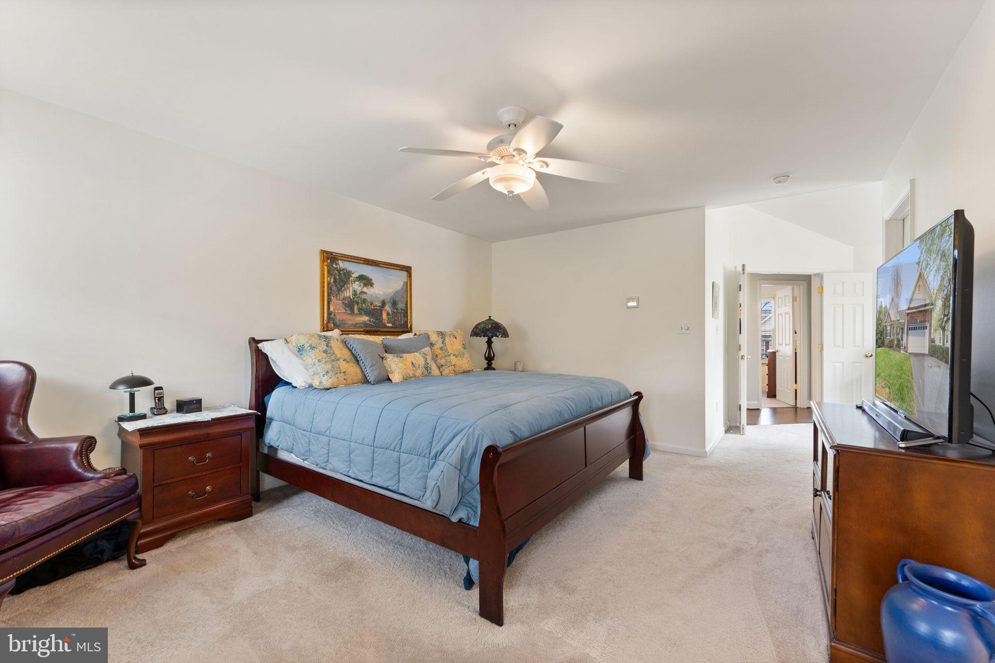 375 HORSESHOE LANE