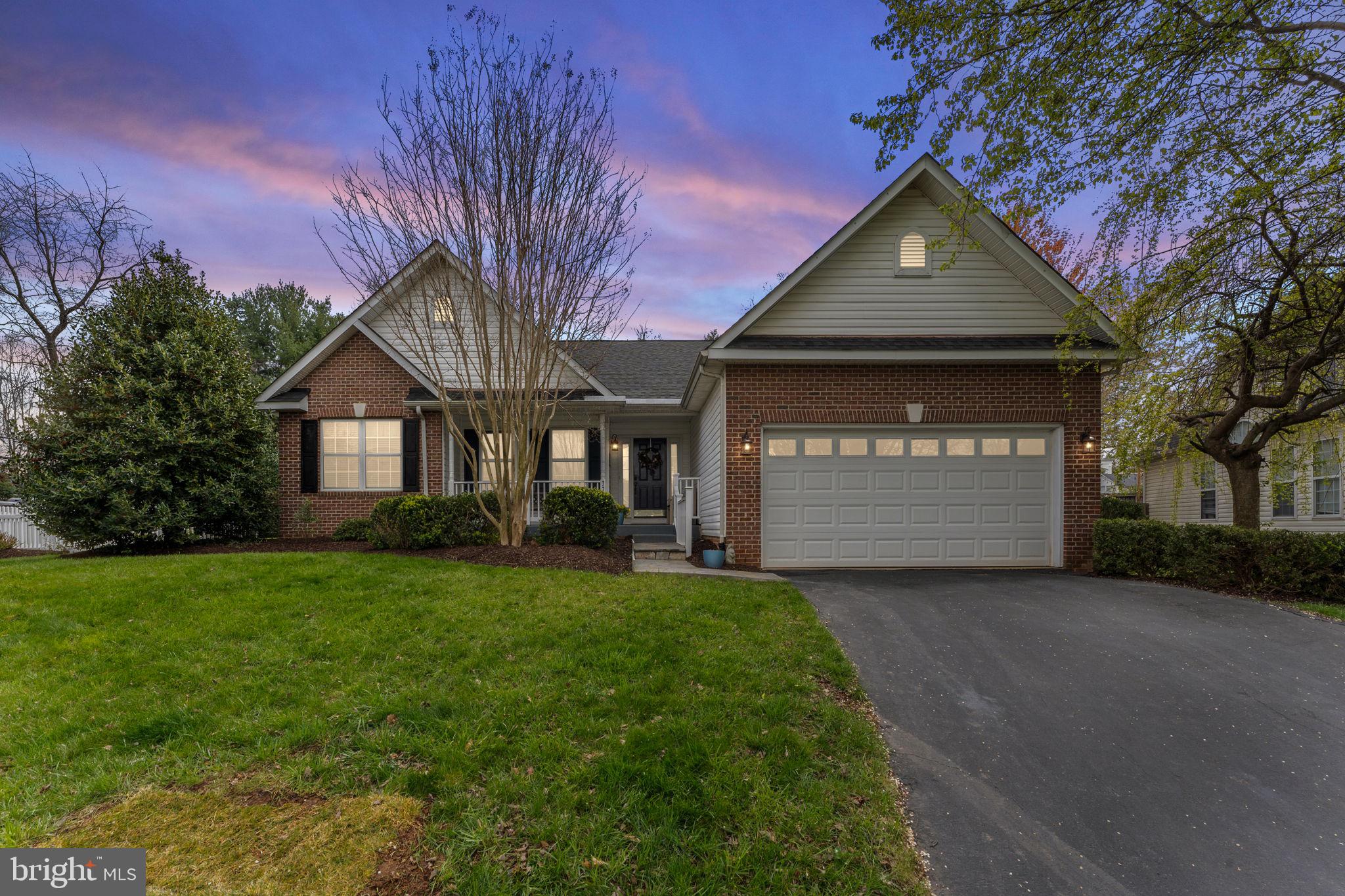 375 HORSESHOE LANE