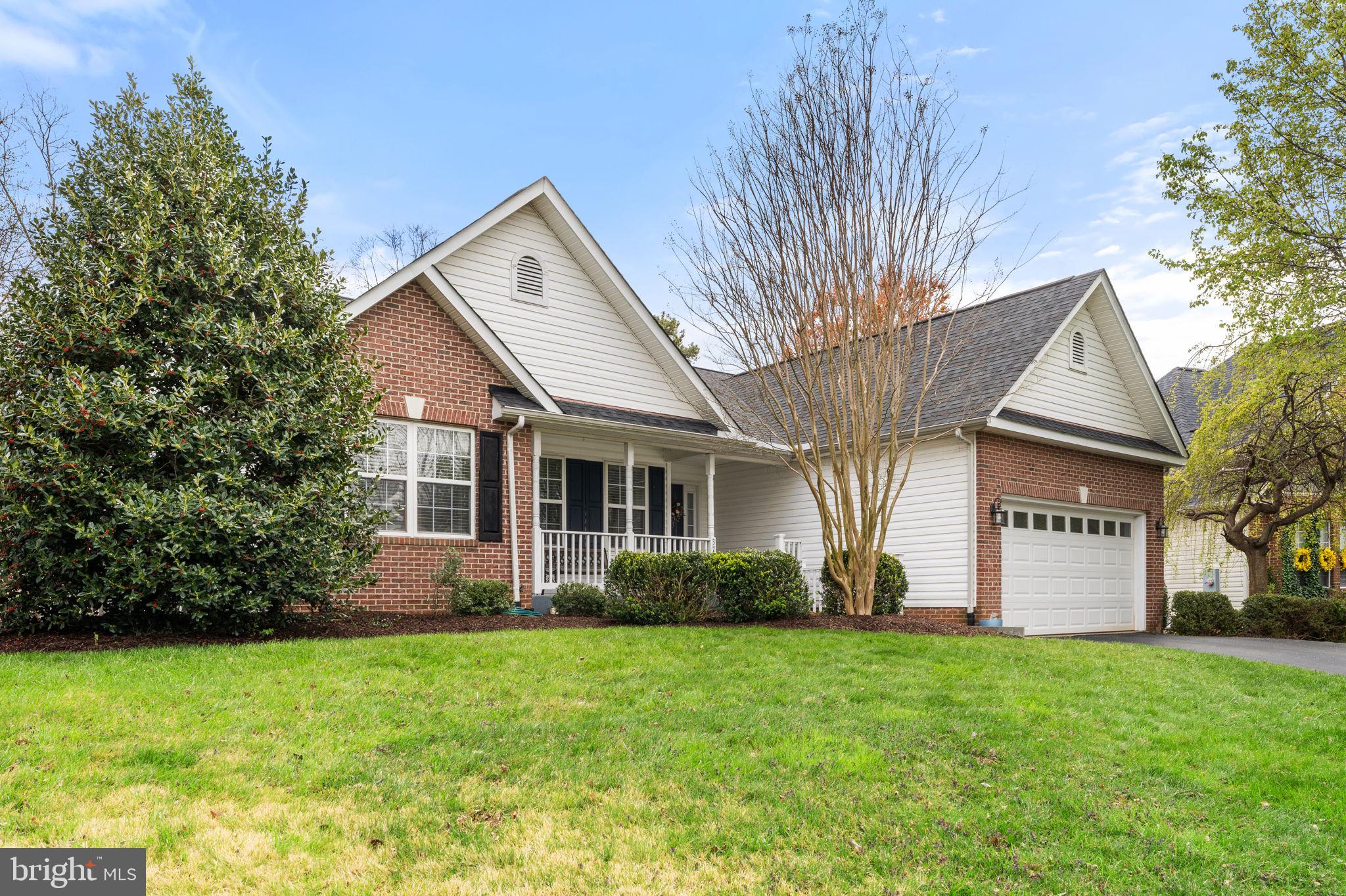 375 HORSESHOE LANE