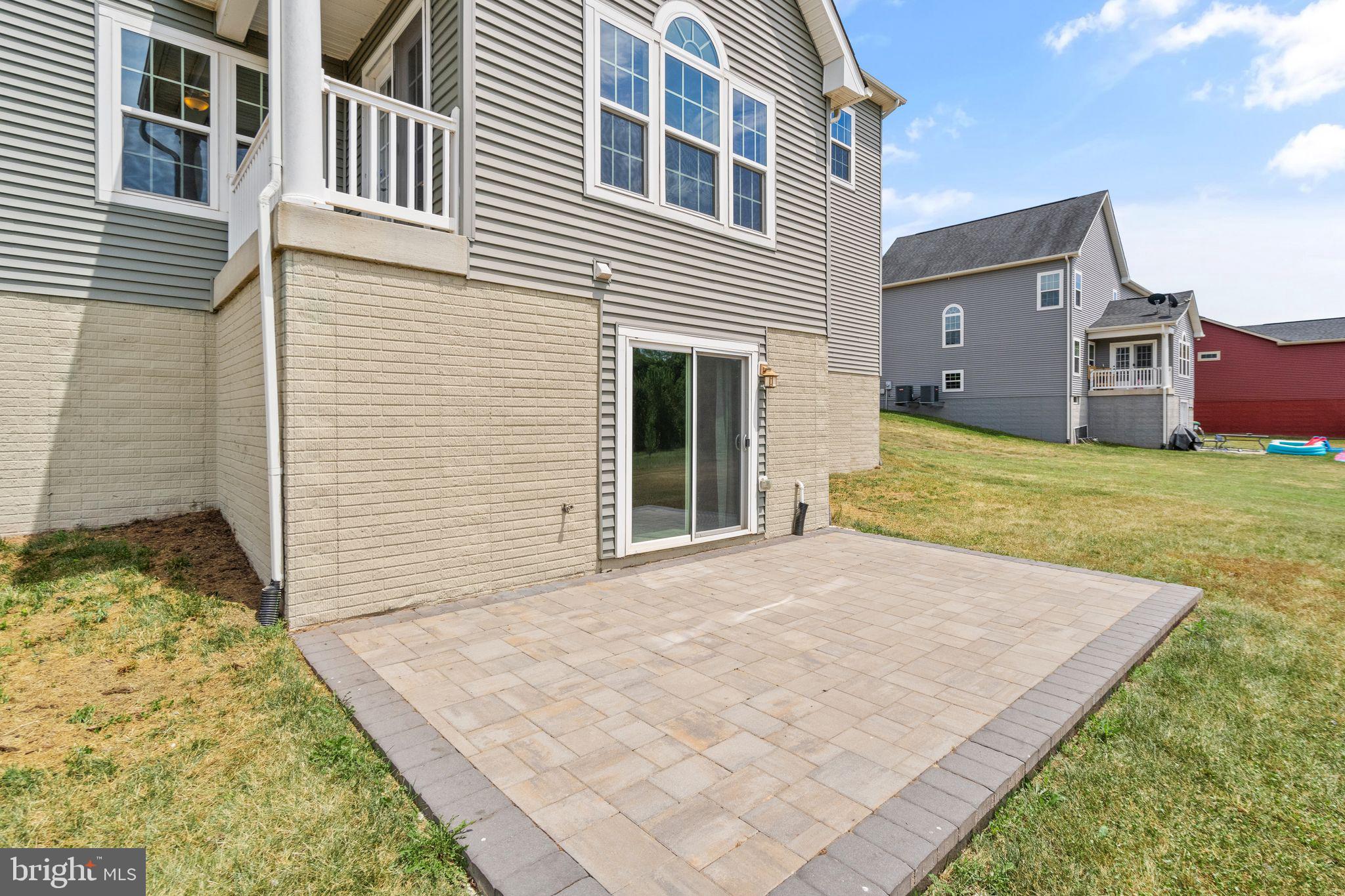 9045 Randolph Cir