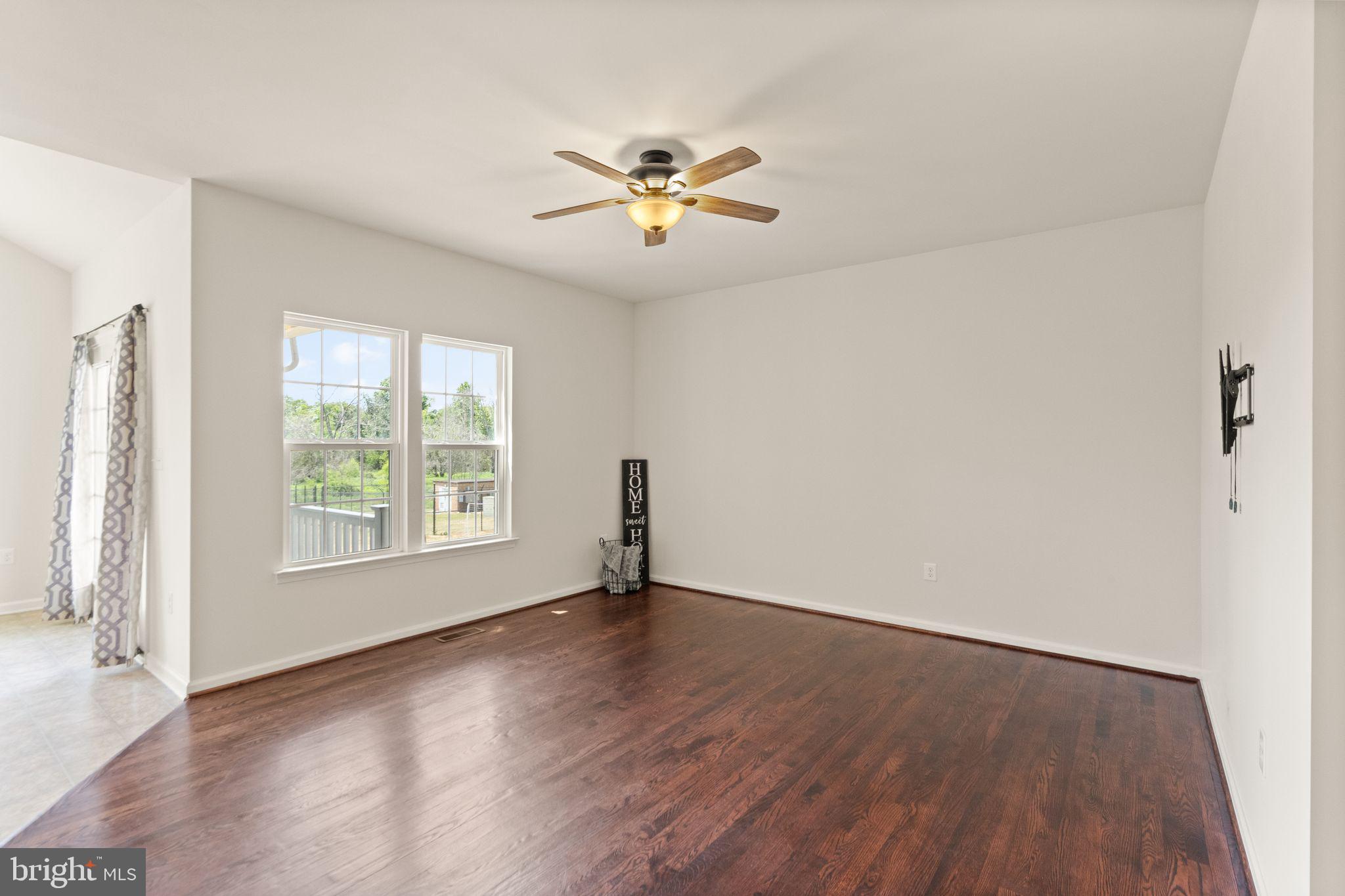 9045 Randolph Cir