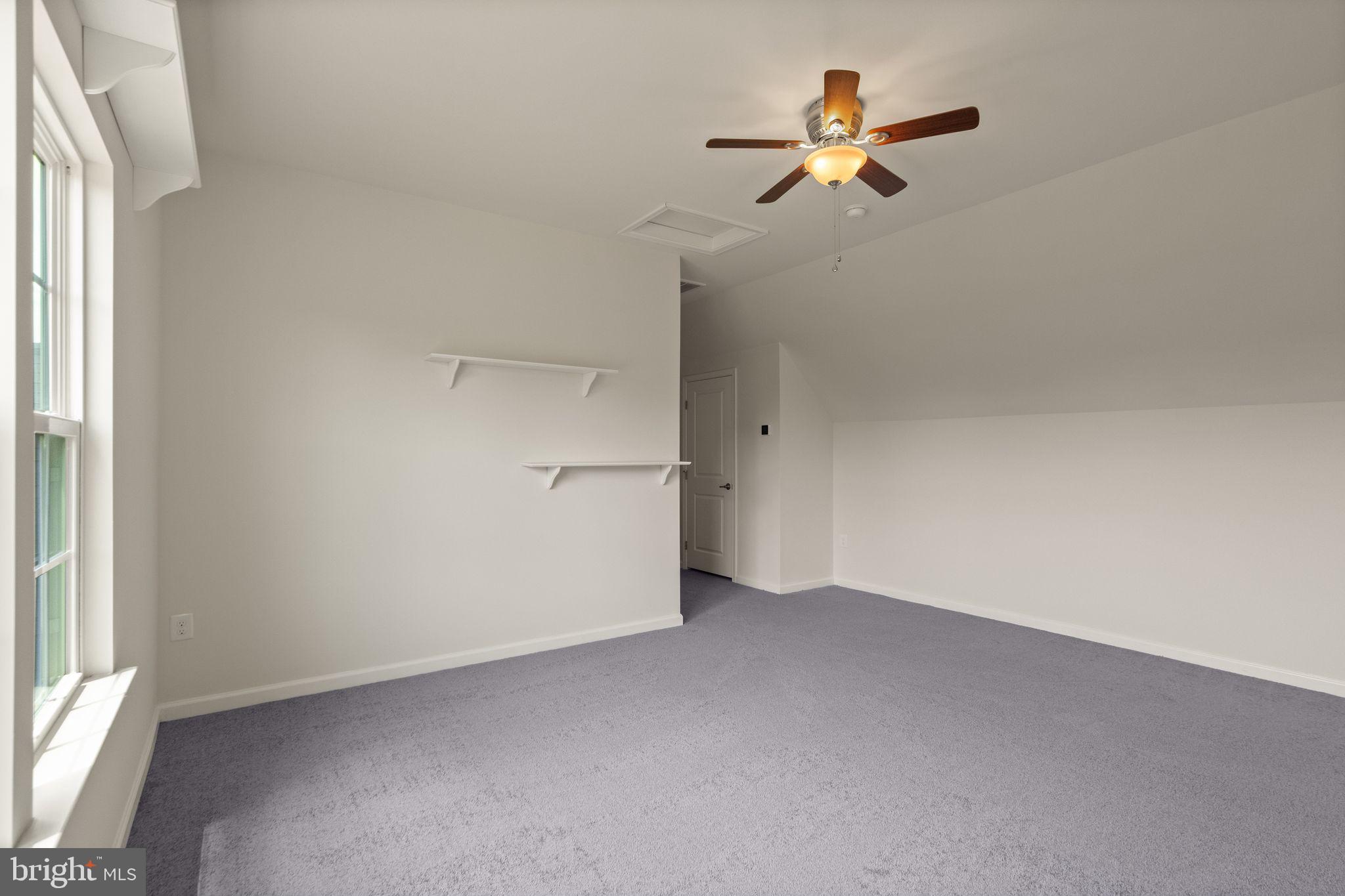 9045 Randolph Cir