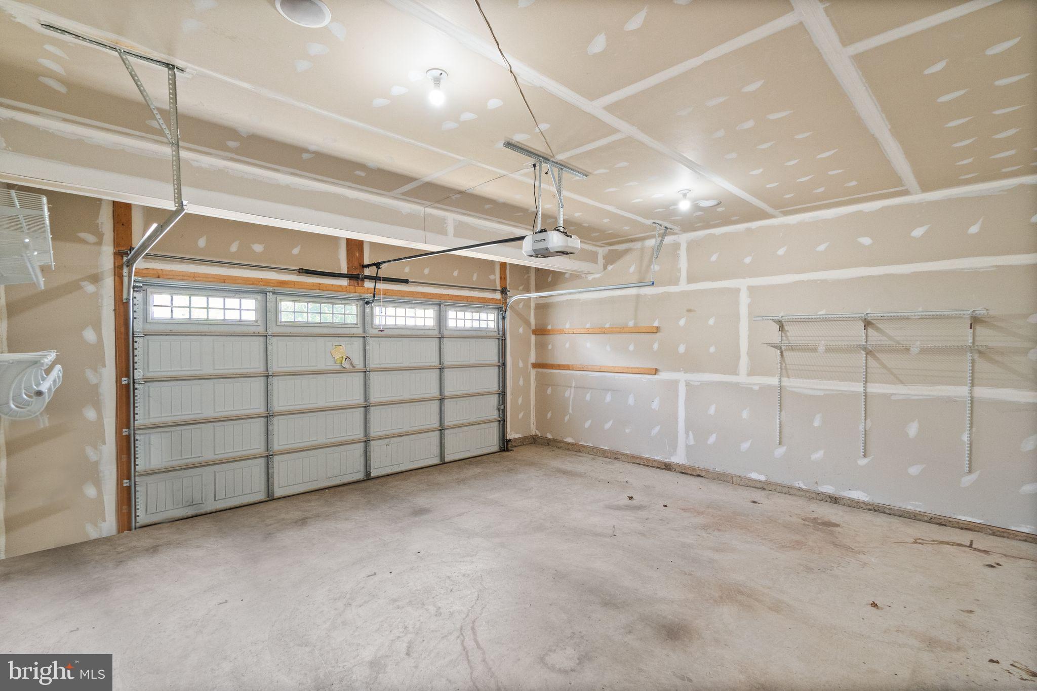 9045 Randolph Cir