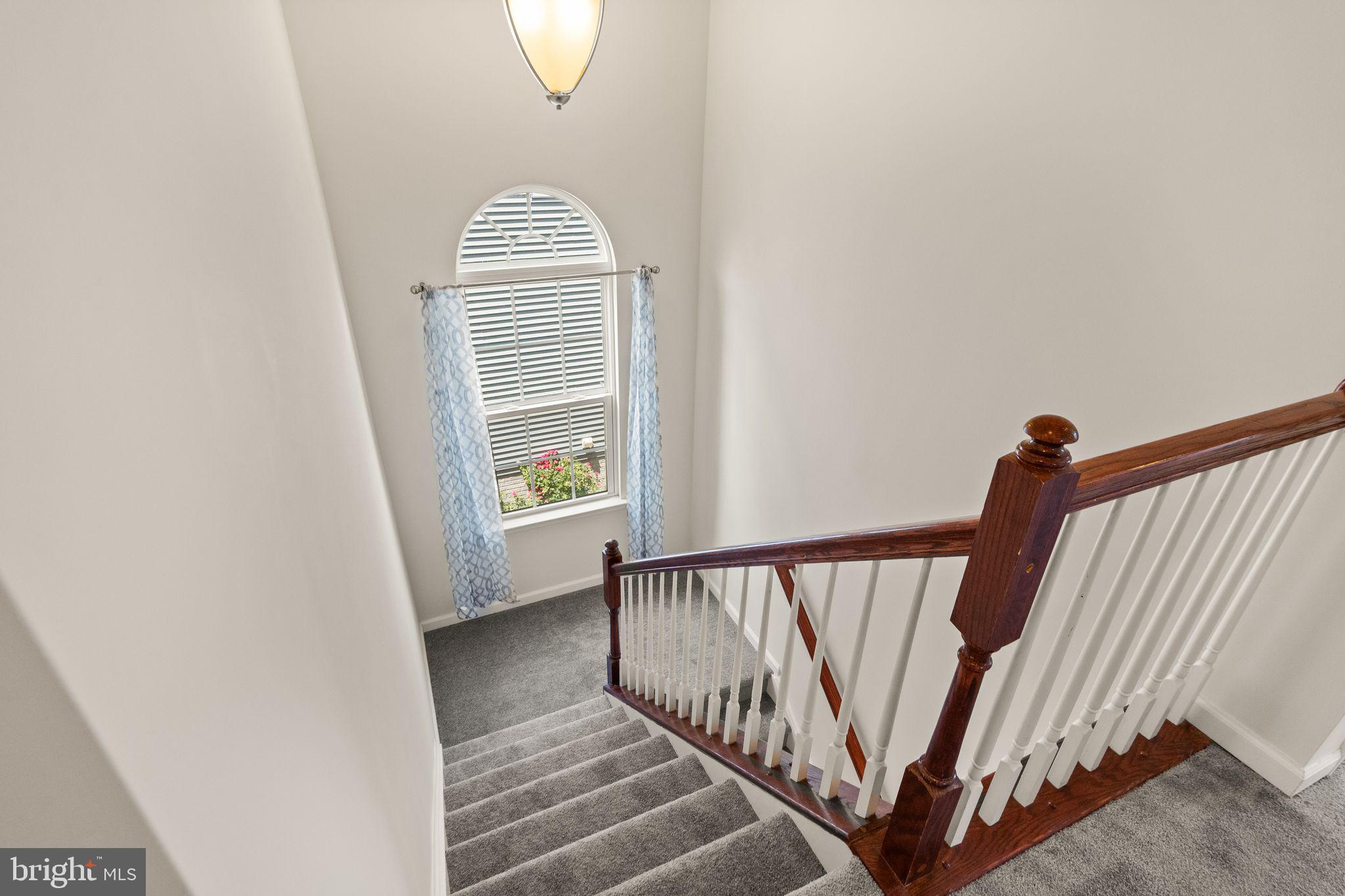9045 Randolph Cir
