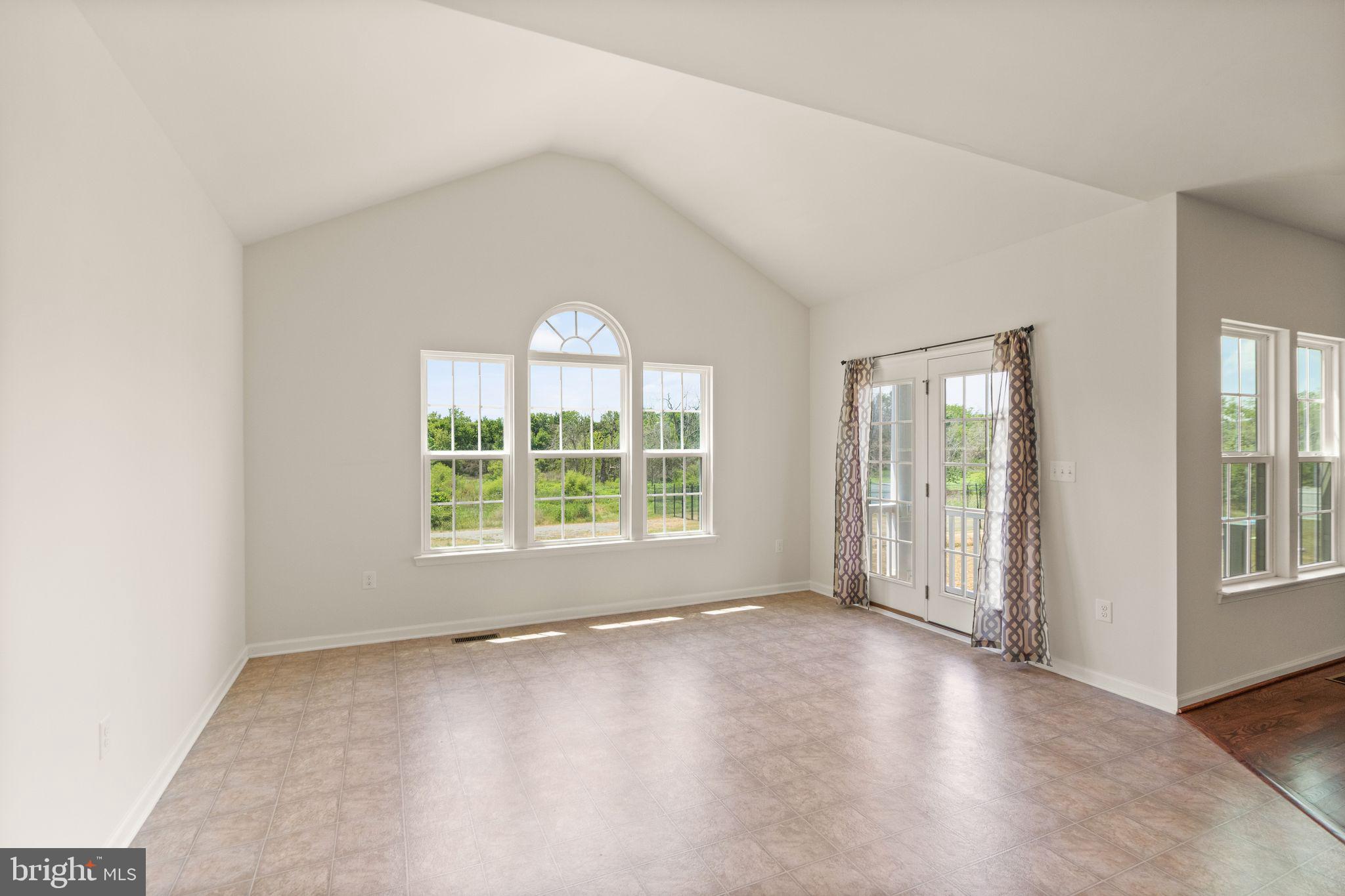 9045 Randolph Cir
