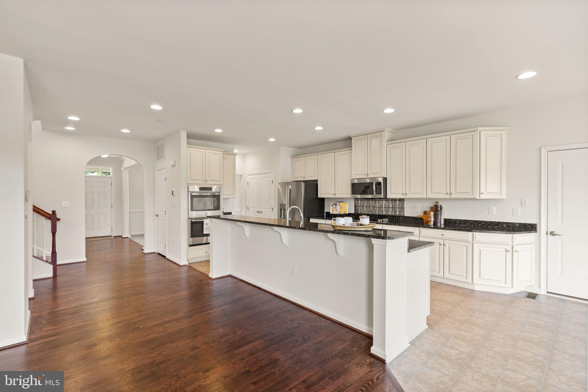 9045 Randolph Cir