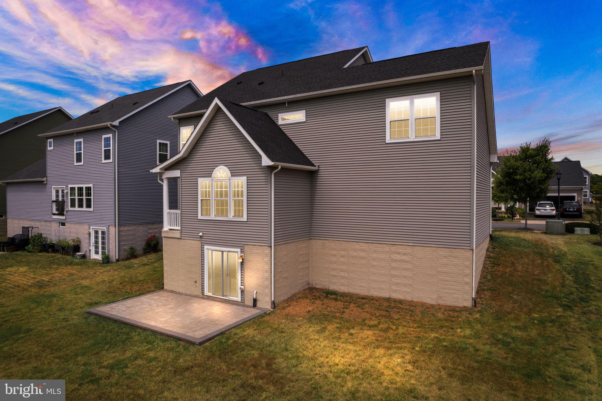 9045 Randolph Cir
