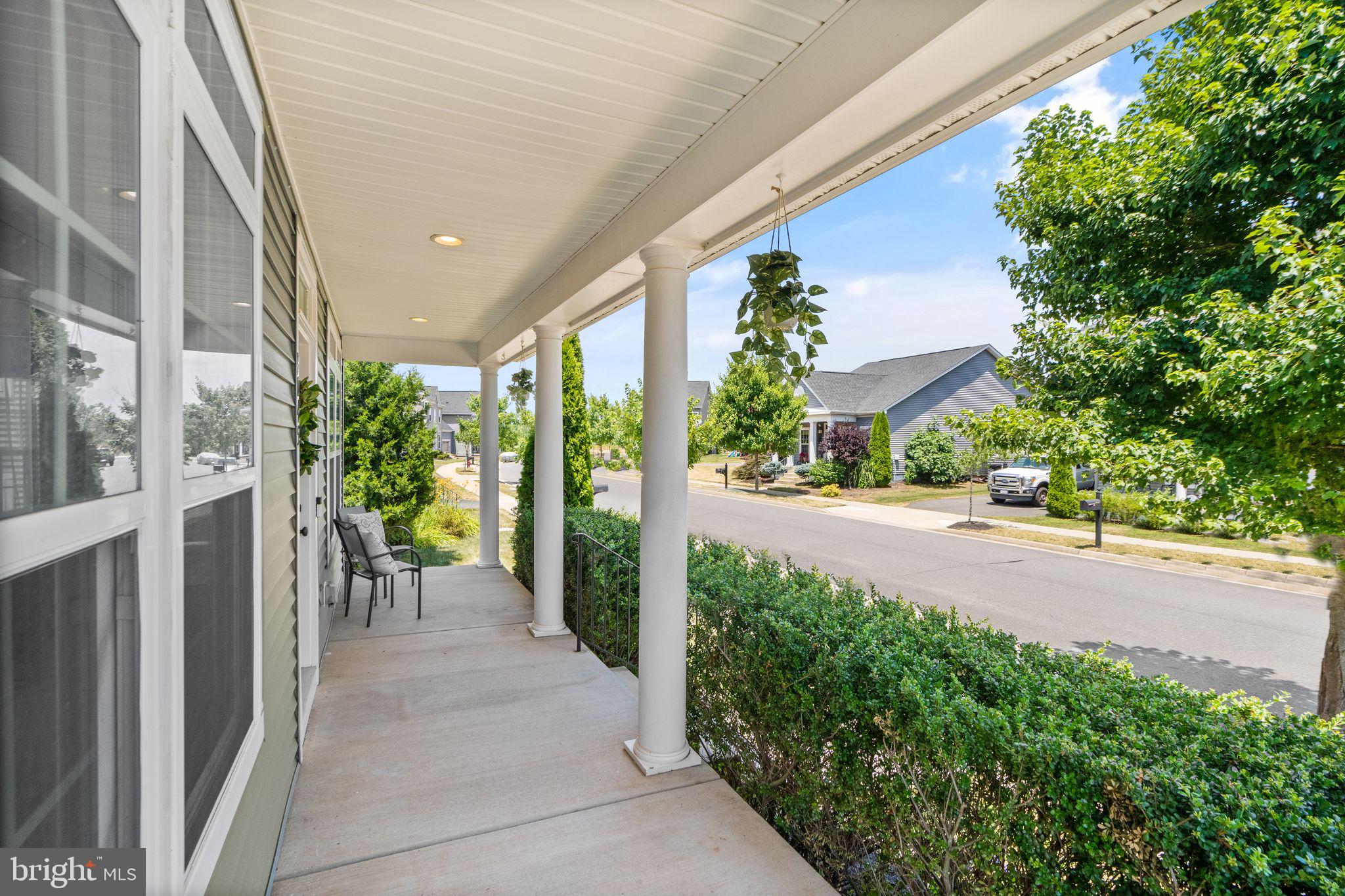 9045 Randolph Cir