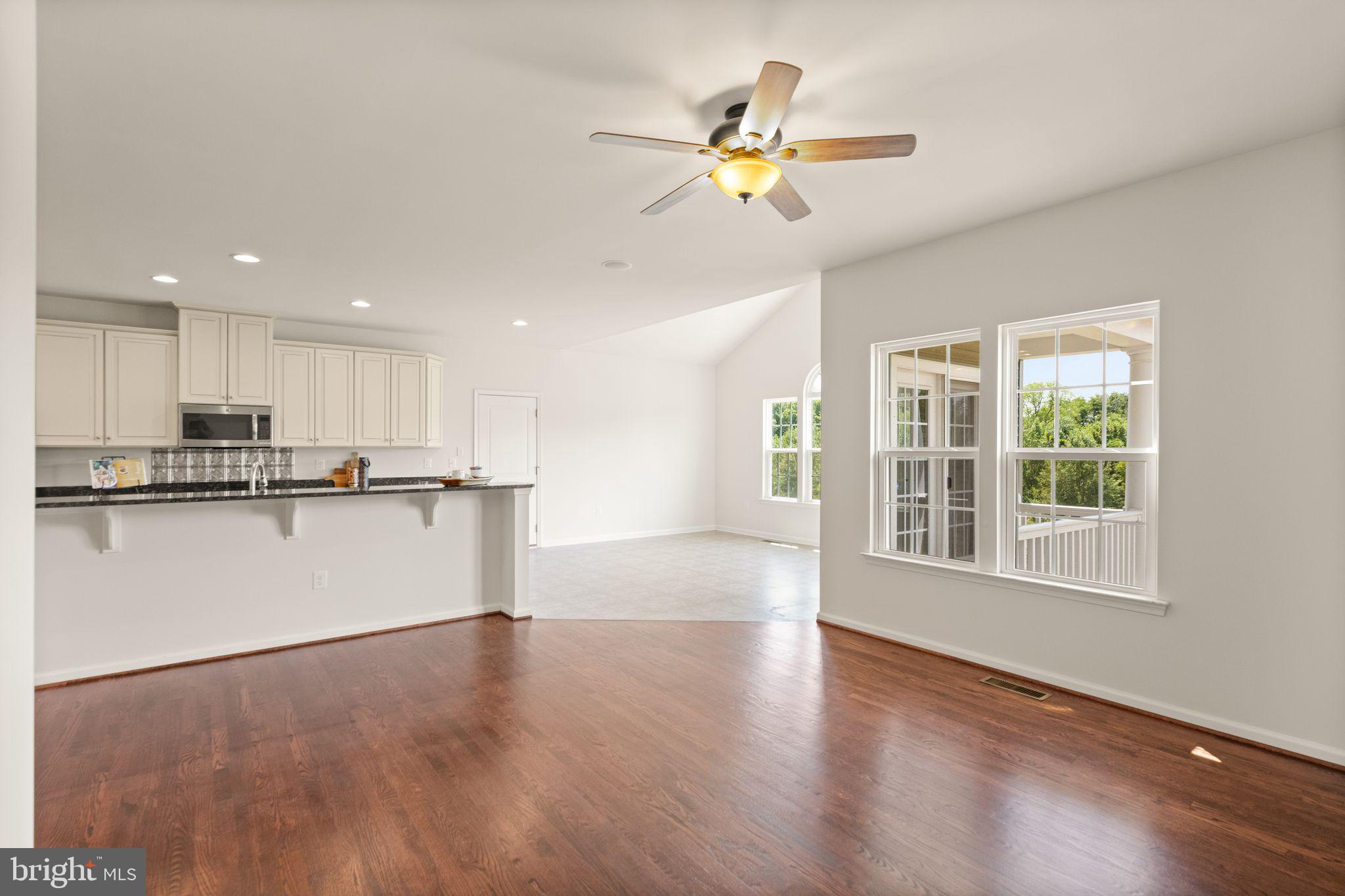 9045 Randolph Cir