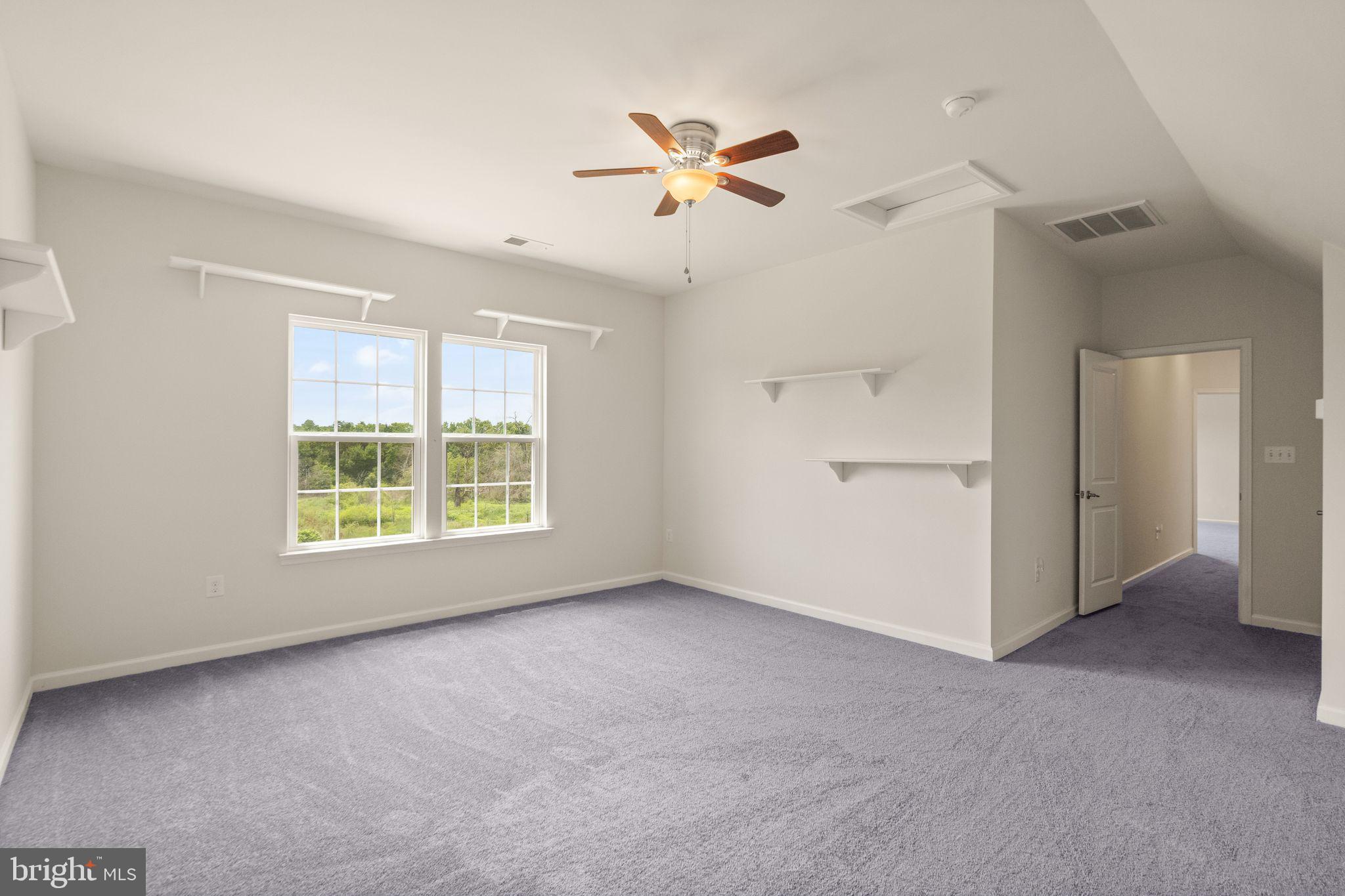 9045 Randolph Cir