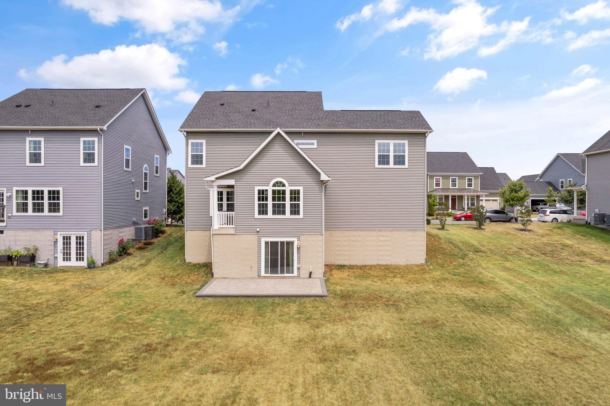 9045 Randolph Cir