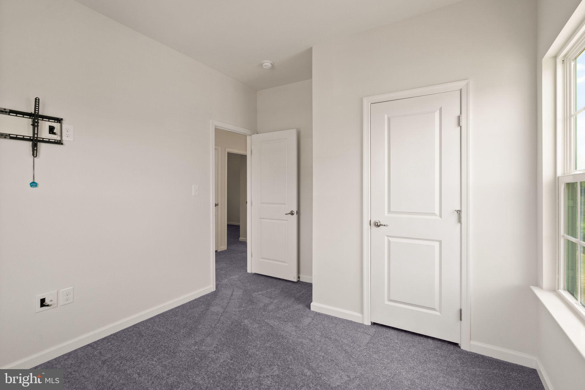 9045 Randolph Cir