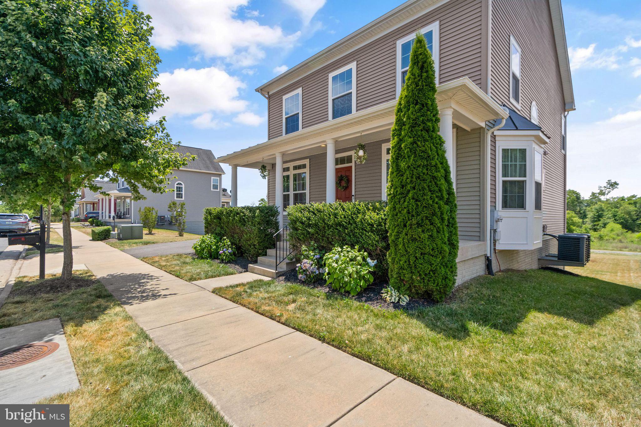 9045 Randolph Cir