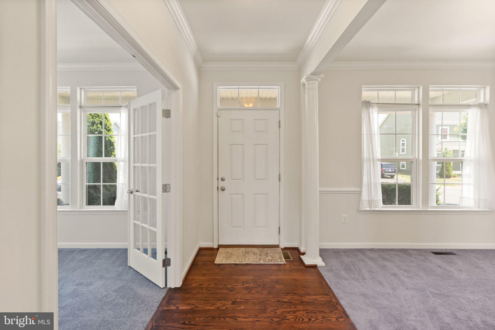 9045 Randolph Cir