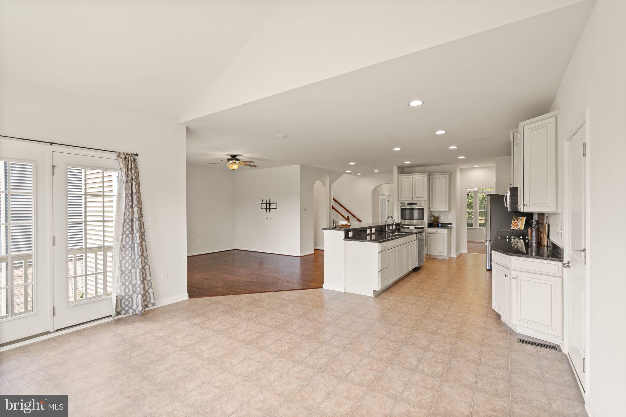 9045 Randolph Cir