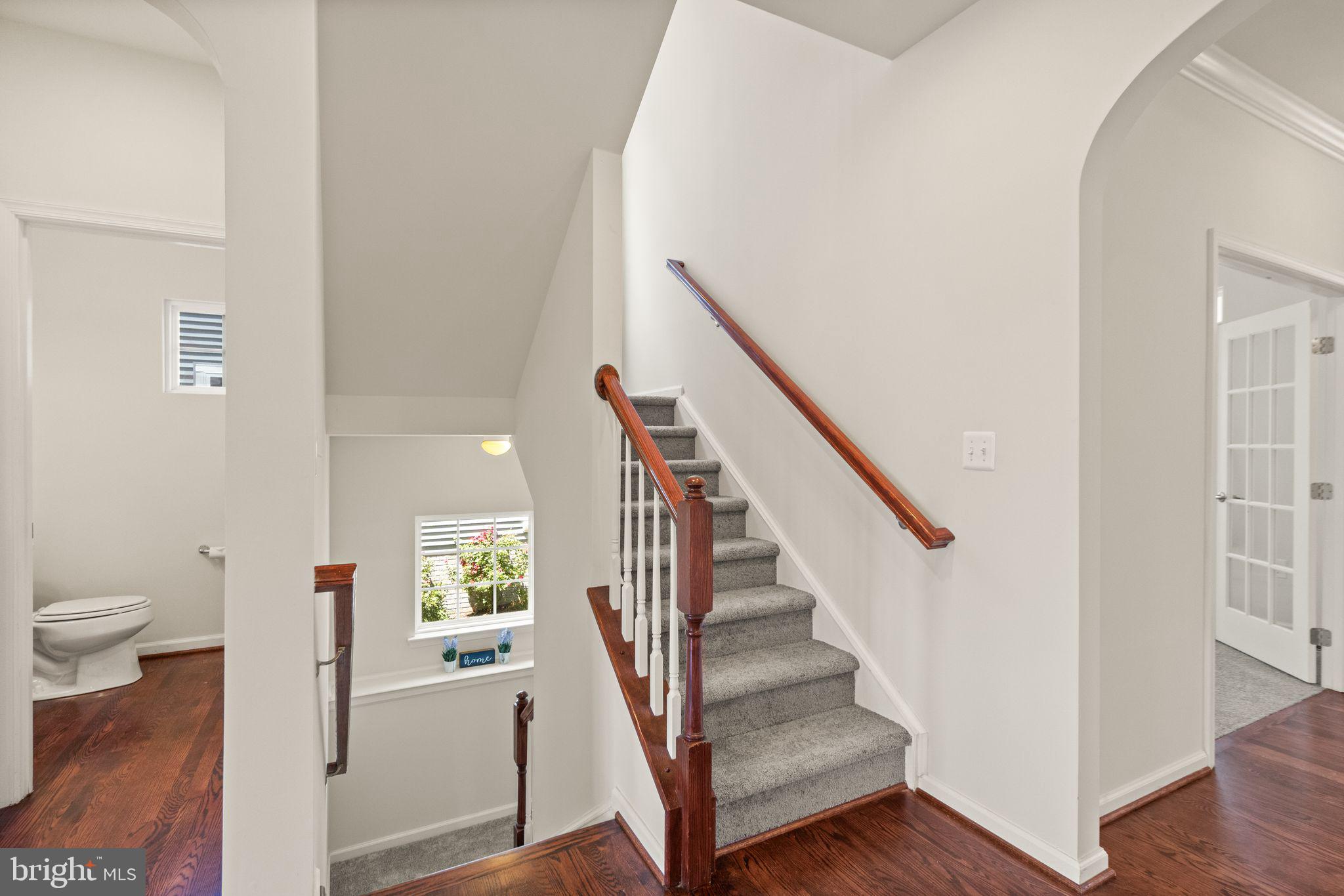 9045 Randolph Cir