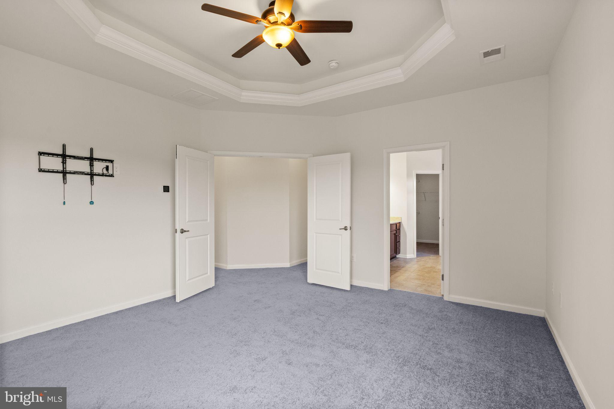 9045 Randolph Cir