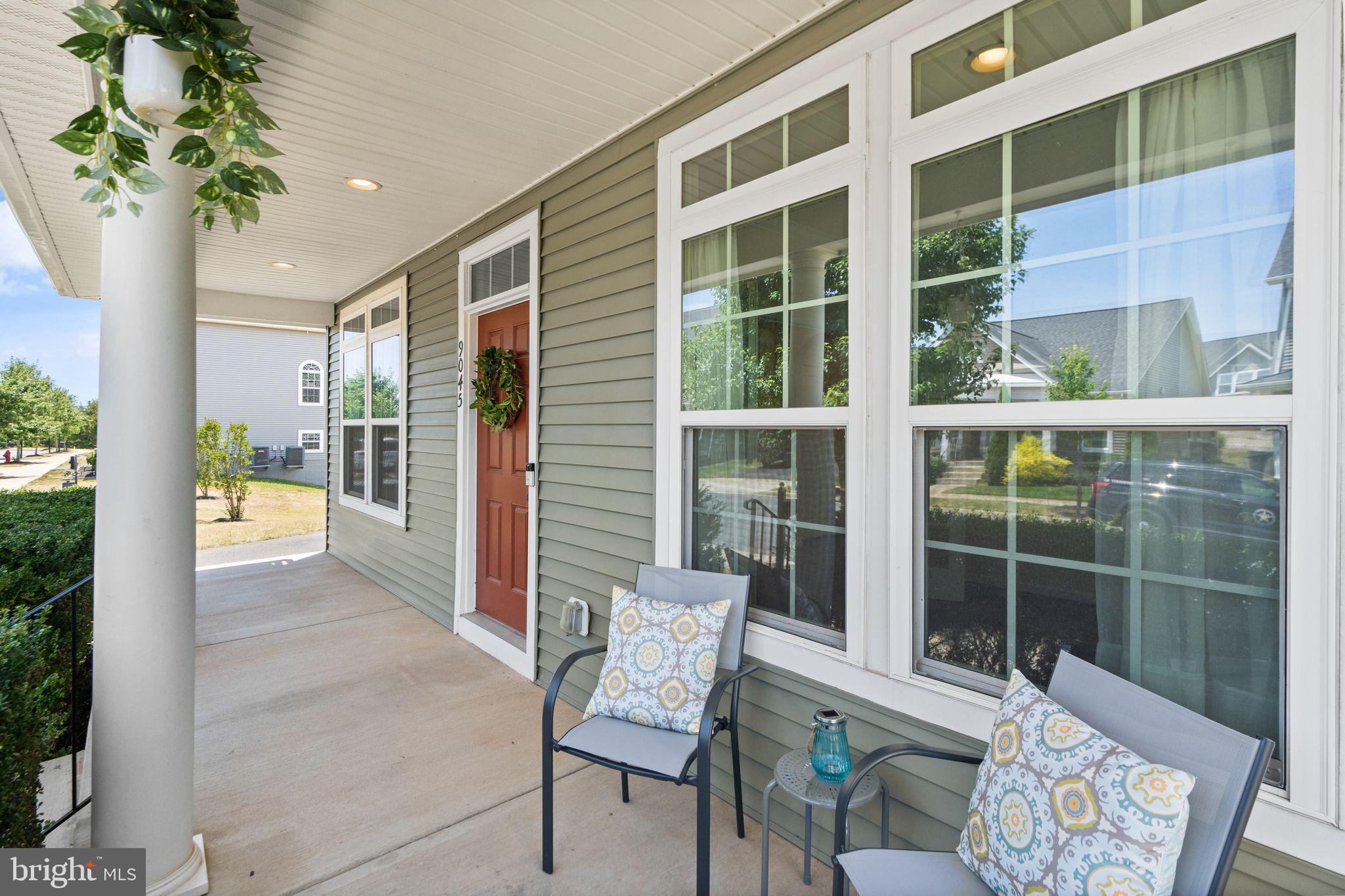 9045 Randolph Cir