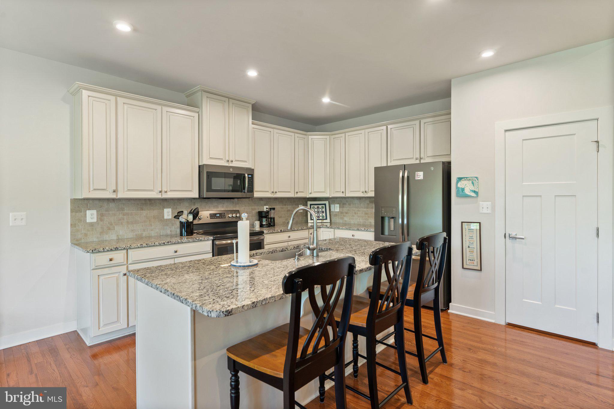 6490 BOB WHITE DRIVE