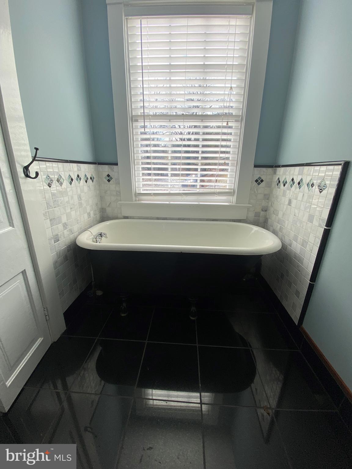 37 SPRING LANE
