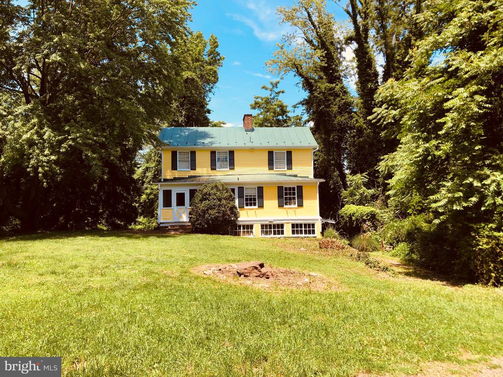 37 SPRING LANE