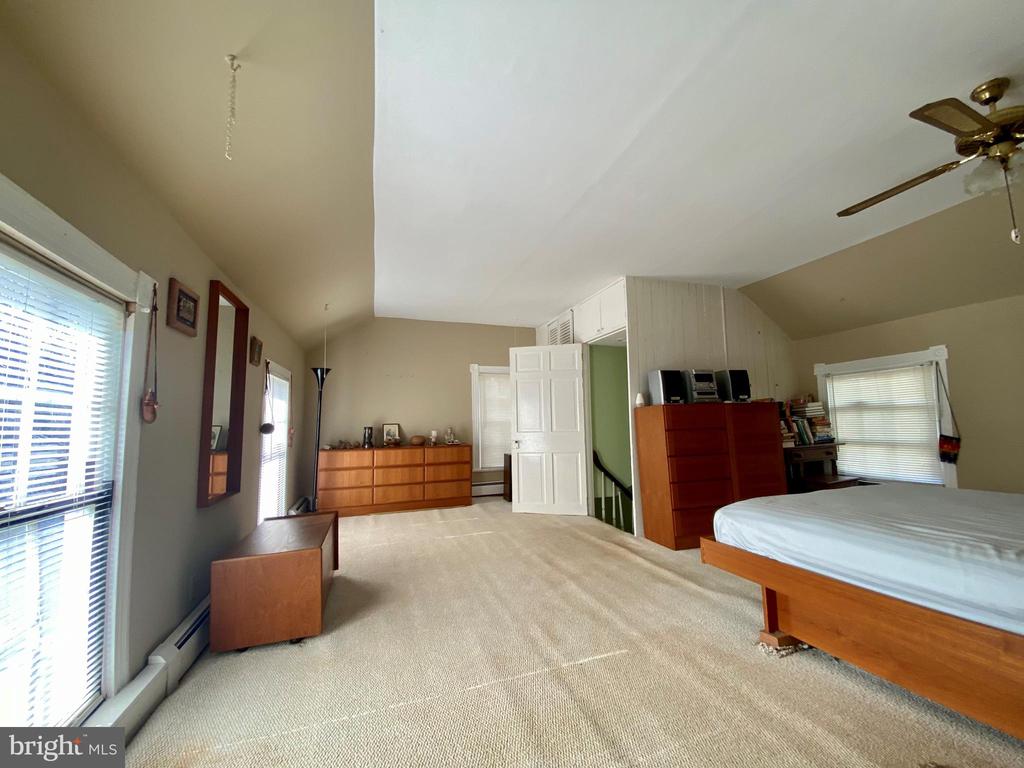 37 SPRING LANE
