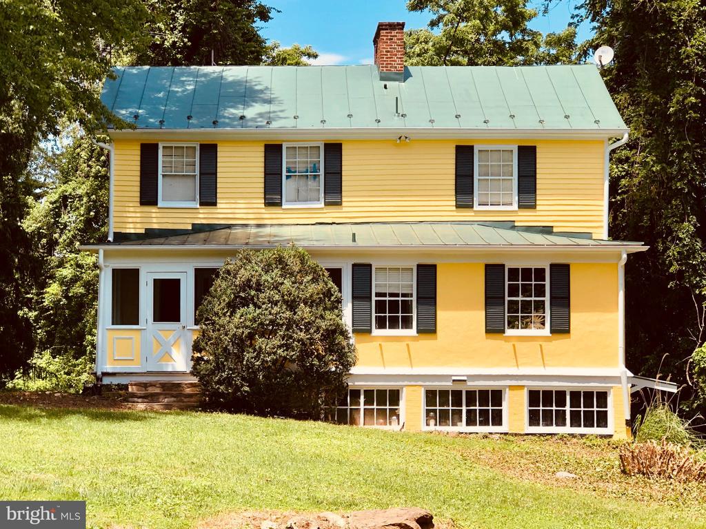 37 SPRING LANE