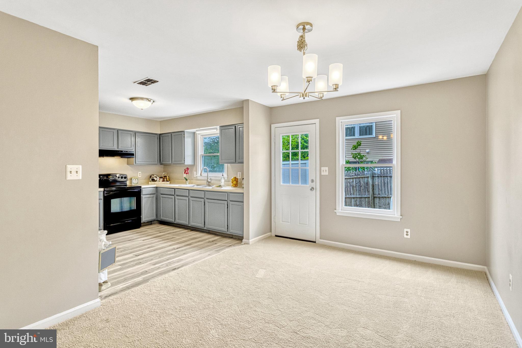446 DENNING COURT