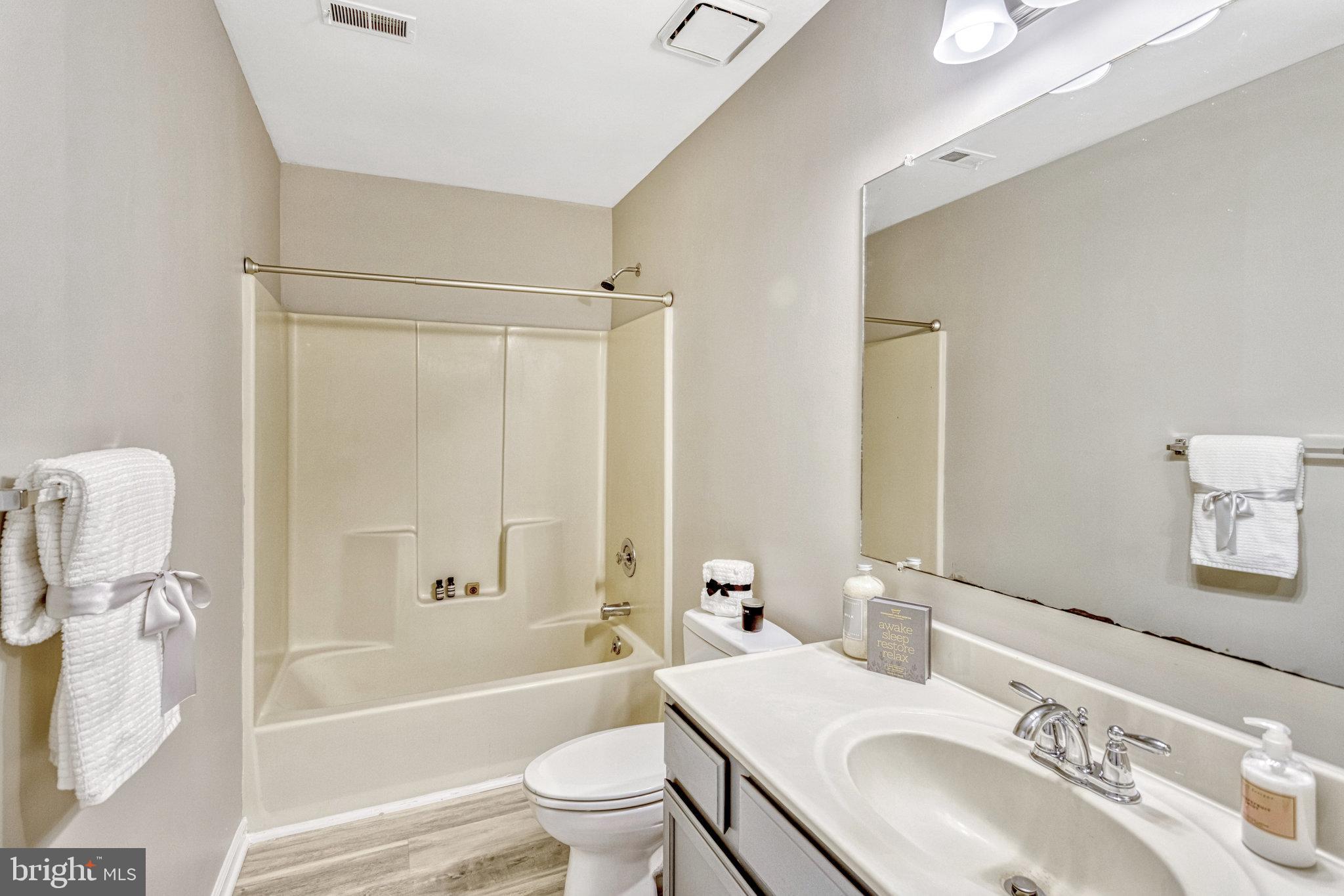 446 DENNING COURT
