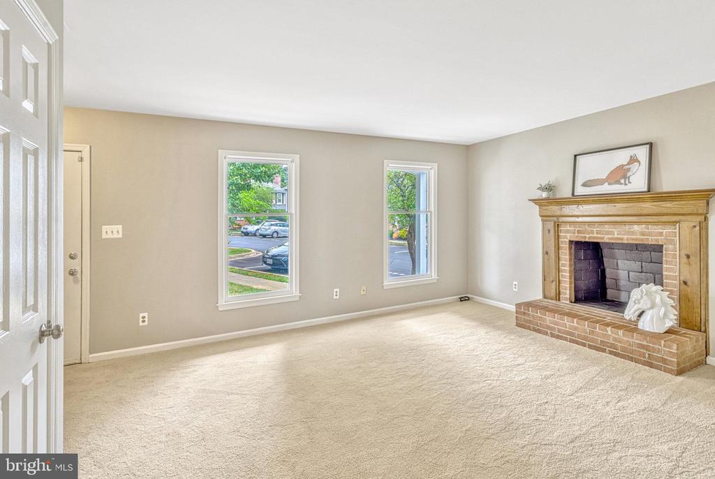 446 DENNING COURT