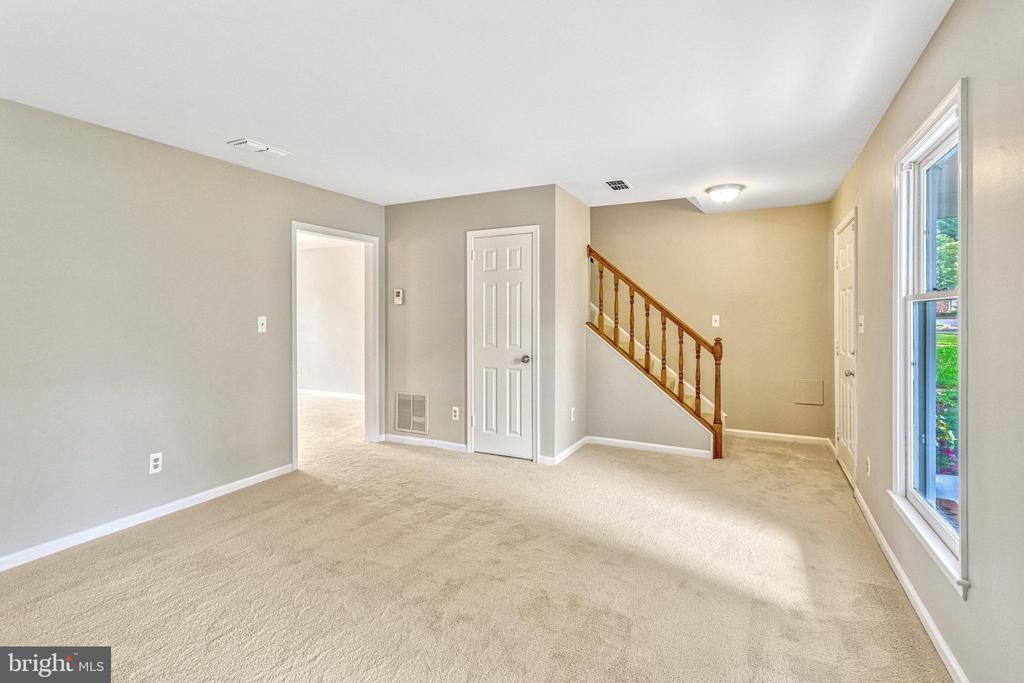 446 DENNING COURT