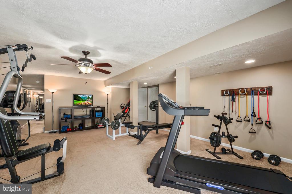 12198 CLIFTON LANE
