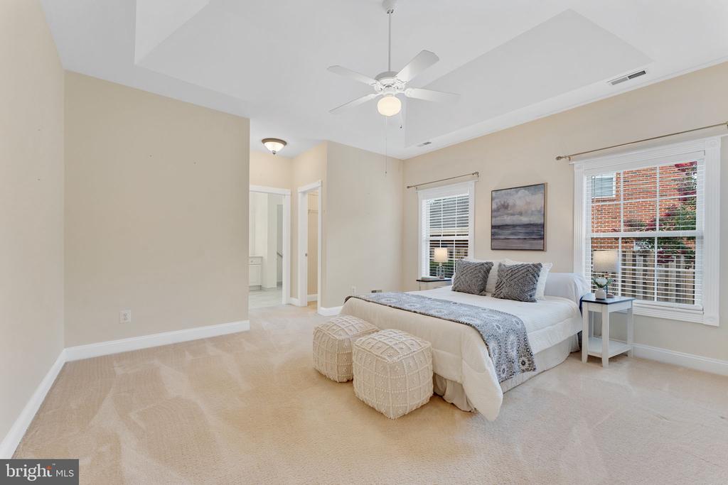 238 CARRIAGE CHASE CIRCLE