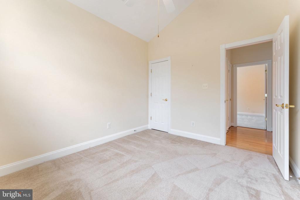 238 CARRIAGE CHASE CIRCLE