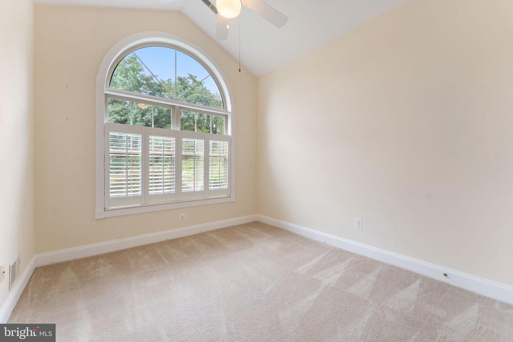 238 CARRIAGE CHASE CIRCLE