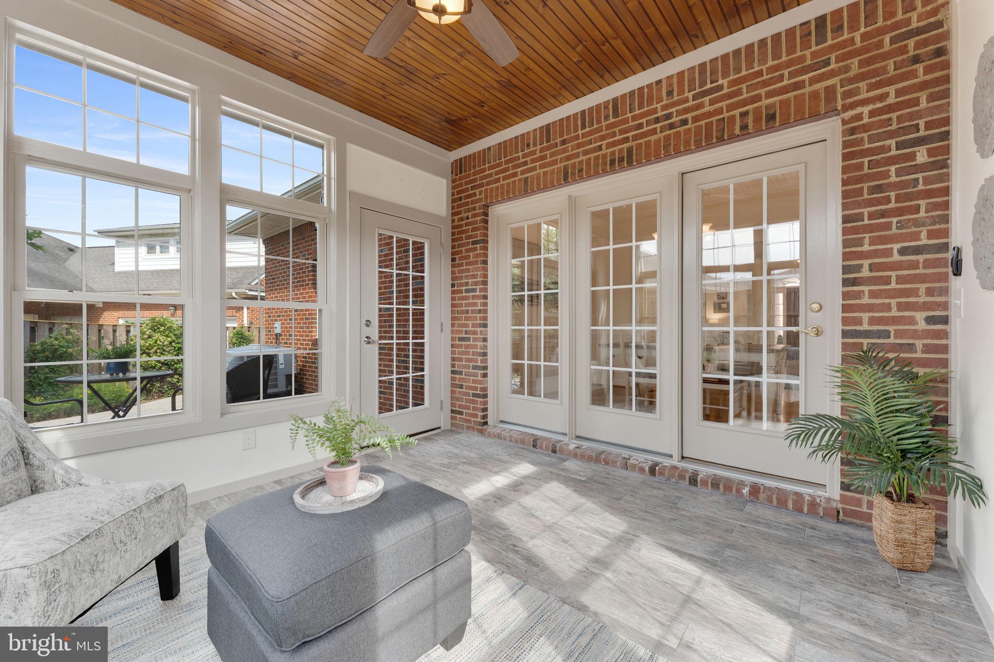 238 CARRIAGE CHASE CIRCLE