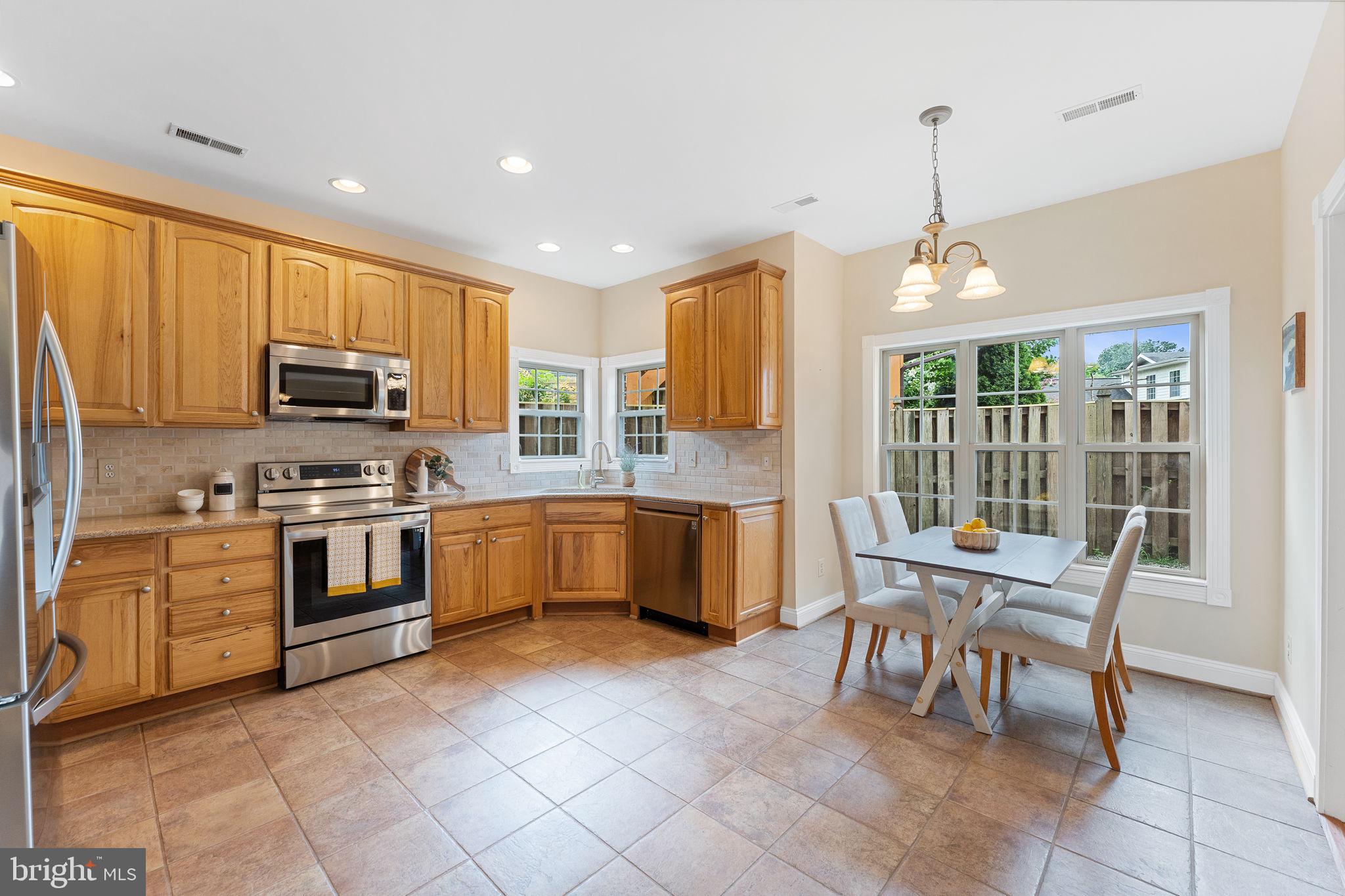 238 CARRIAGE CHASE CIRCLE