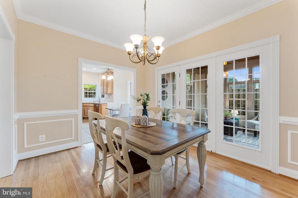 238 CARRIAGE CHASE CIRCLE