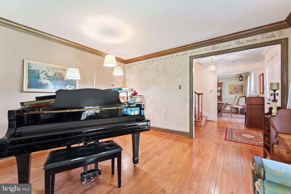 5344 FORREST COURT