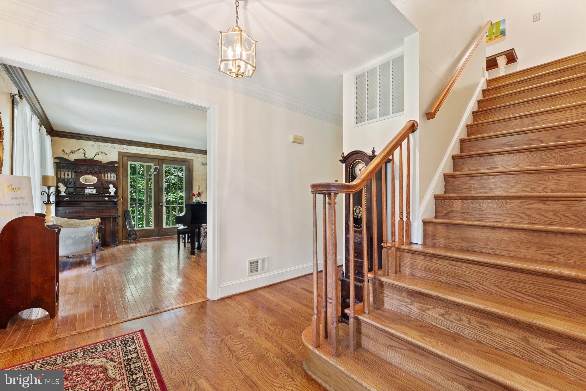 5344 FORREST COURT