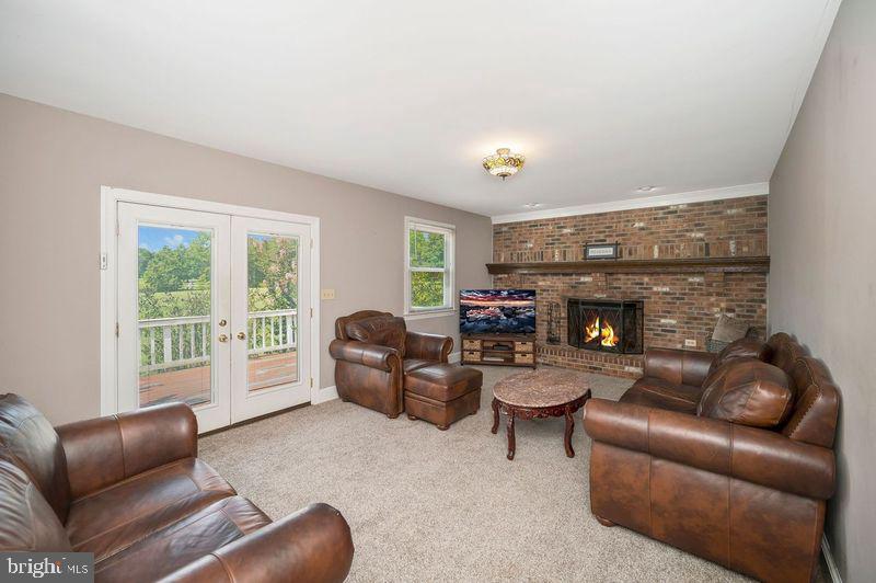 6746 Lake Dr