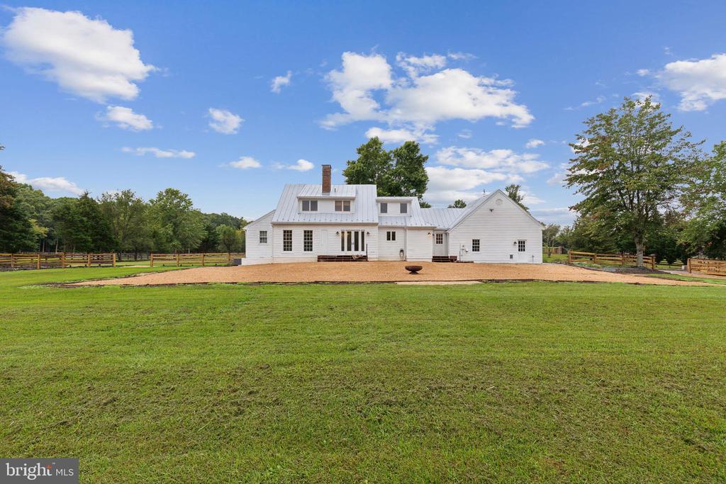 6288 Black Horseman Ln